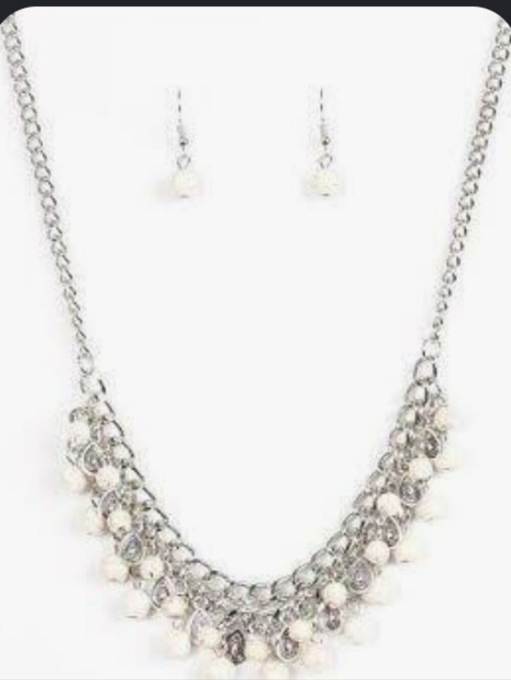 NWT Paparazzi Travelling Trendsetter Necklace & Earring Set